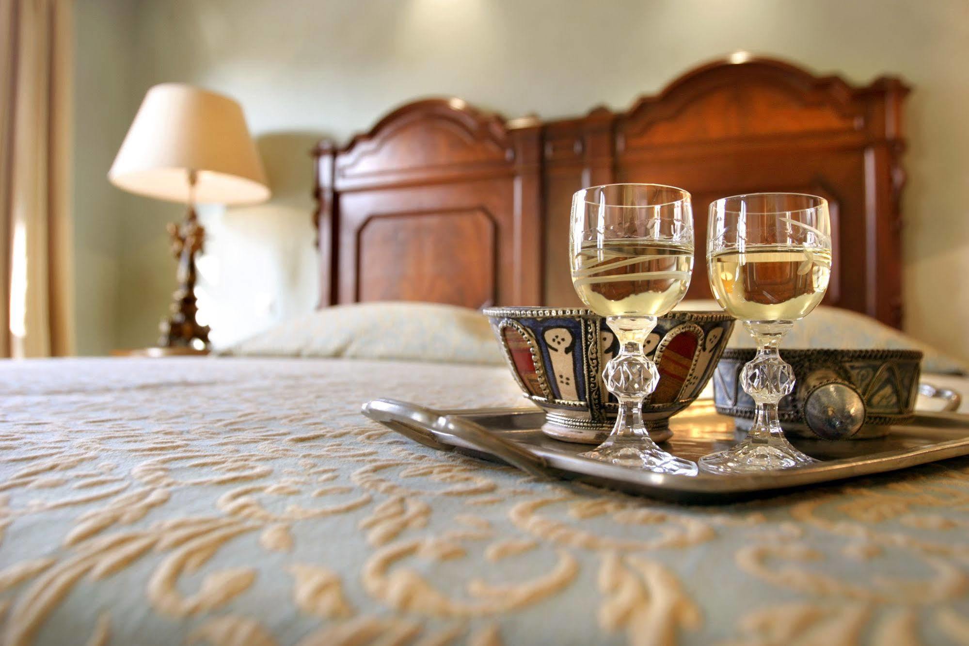 Le Convivial - Wine And Spa Experience Suites 西洛卡特伦 外观 照片